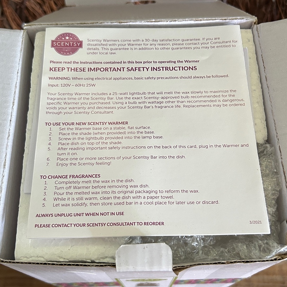 Scentsy Festive Haunting Good Time Warmer BNIB - Picture 6 of 7